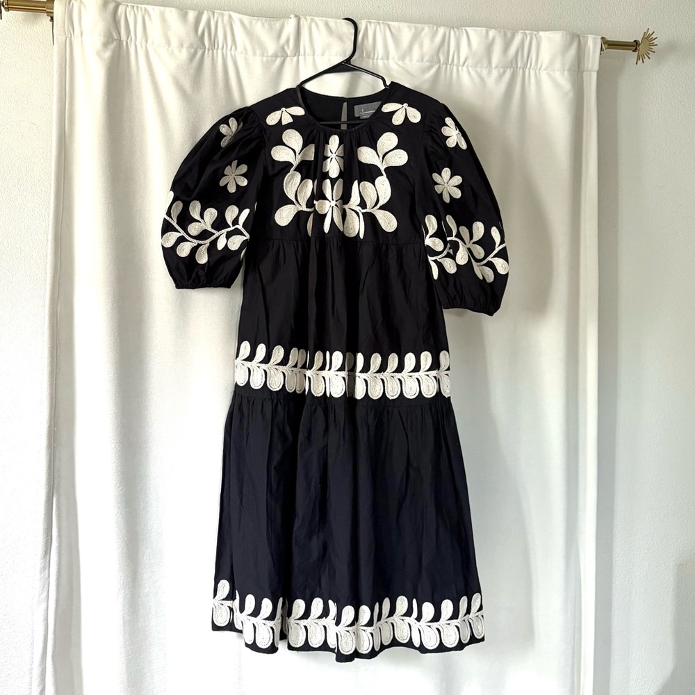 NWOT - By Anthropologie Embroidered Puff-Sleeve Midi Dress size small petite - Picture 4 of 10
